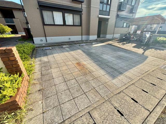 Live-Townの駐車場
