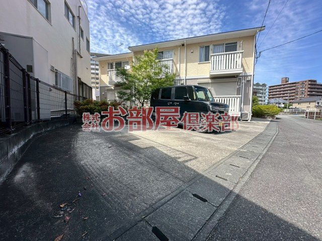 ベアーレ高屋敷の駐車場|駐車スペースもあります