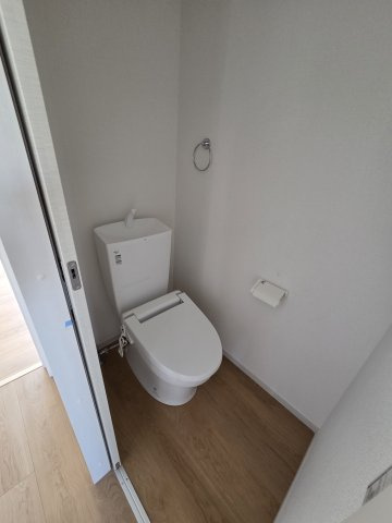 新築　太田市東矢島町1期　1号棟のトイレ|現地写真　トイレは温水洗浄機能付きです！節水タイプなので家計に優しいトイレです！