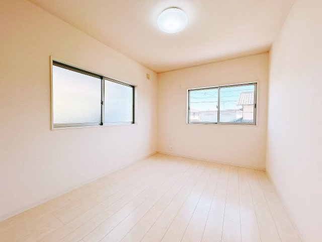 リフォーム済中古戸建　大垣市荒尾町　平成26年築の洋室