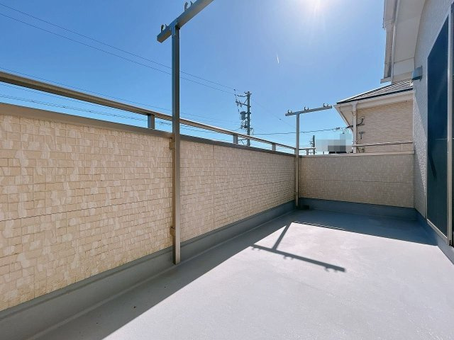 リフォーム済中古戸建　大垣市荒尾町　平成26年築のバルコニー