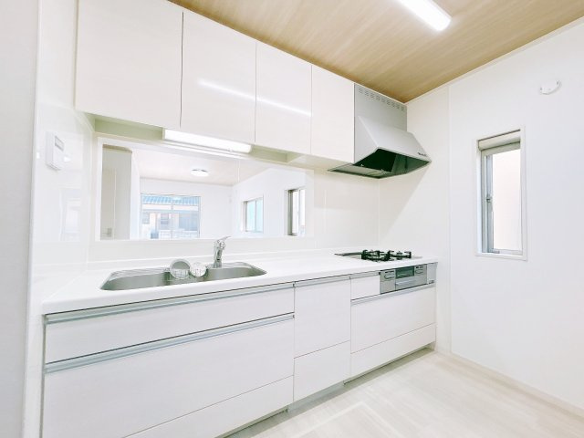 リフォーム済中古戸建　大垣市荒尾町　平成26年築のキッチン