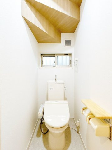 リフォーム済中古戸建　大垣市荒尾町　平成26年築のトイレ