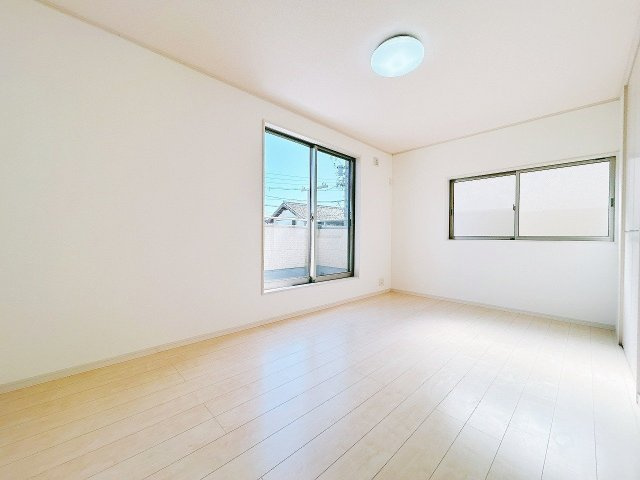 リフォーム済中古戸建　大垣市荒尾町　平成26年築の洋室