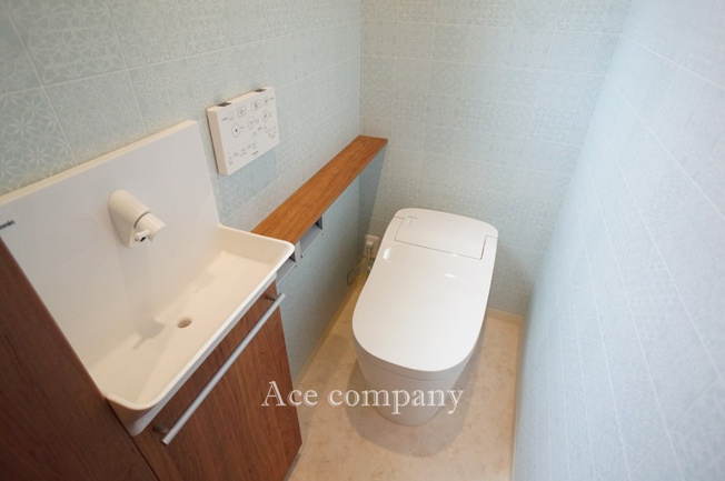【トイレ】 | 生野区舎利寺1丁目 | トイレは1階と2階の2ヶ所に完備♪こちらは2階のタンクレストイレです☆