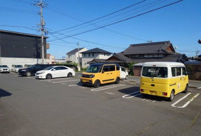 【駐車場】 | ファミーユマツムラ