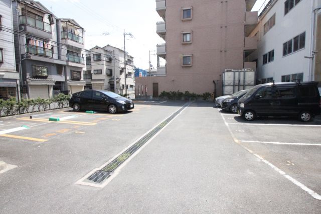 プリムヴェールの駐車場