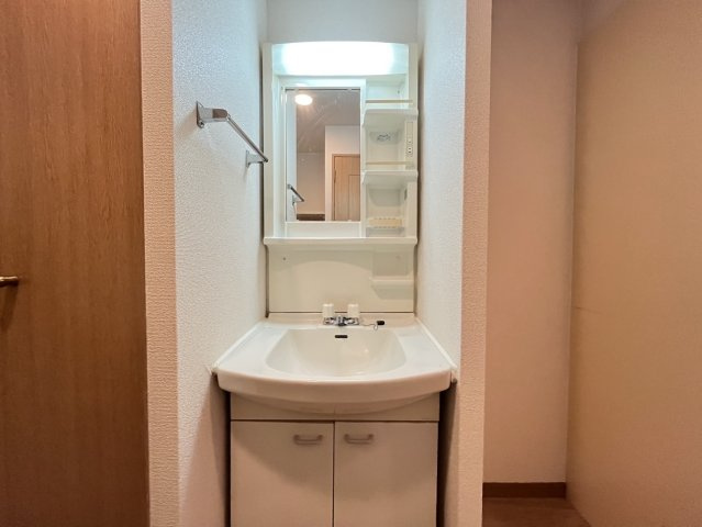 プリムヴェールの洗面所|異なる間取の写真です。