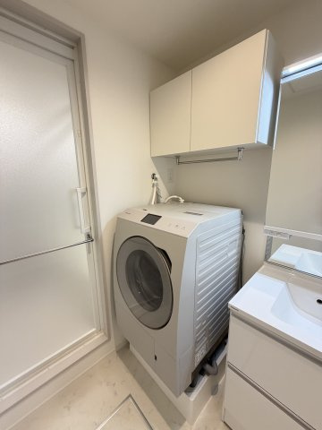 Ｍａｉｓｏｎ　Ｓａｒｋｌａｎｄ　メゾンサークランドの洗面所|★ドラム式洗濯機★家具家電付きの物件です★