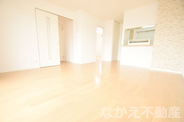 【居間・リビング】 | こちらの居間で趣味の時間をお楽しみください