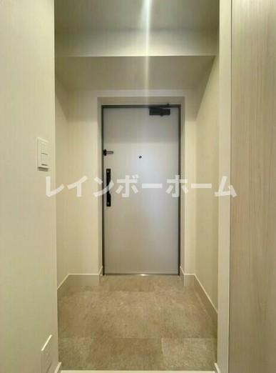 コンフォリア・リヴ南砂町EASTの玄関