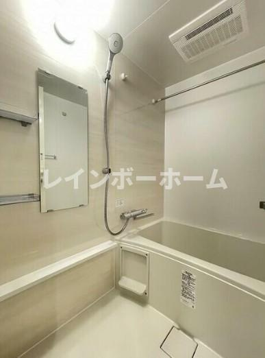 コンフォリア・リヴ南砂町EASTの浴室