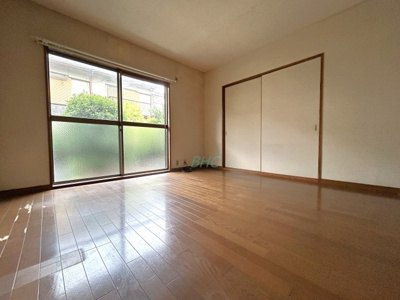 【洋室】 | 日吉台１丁目 | クローゼットのあるお部屋！荷物を収納することでお部屋をスマートに見せることができます。
