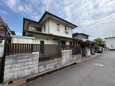 【外観】 | 日吉台１丁目 | その邸が魅せる、気品・上質・重厚感・極細やかさ、そのすべては訪れた者に安らぎと品性を与える特別な空間です。ここに住むからこそ意味がある。すべての（始まり）をここから迎えます。