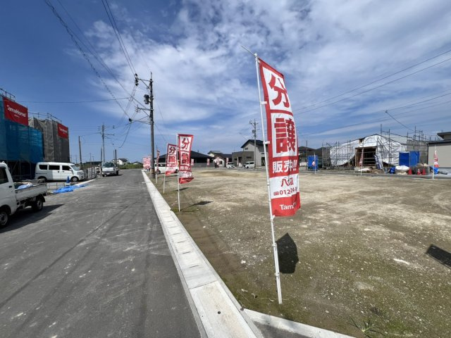 タマタウン古閑中Ⅲ（分譲地）の前面道路含む現地写真