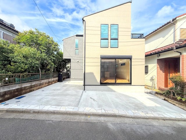 戸塚区深谷町　新築戸建て　第6の外観|◆一戸建てを中心とした街並みが整然と続き、周辺は高い建物が建っていないので、緑の多い閑静な趣を感じる環境です。街並みや周辺環境も重要なポイントです！！