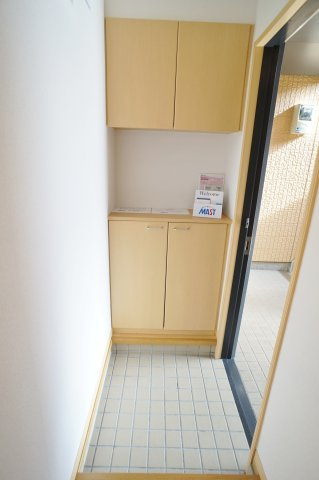 シャーメゾン逆瀬川Ａ棟の玄関