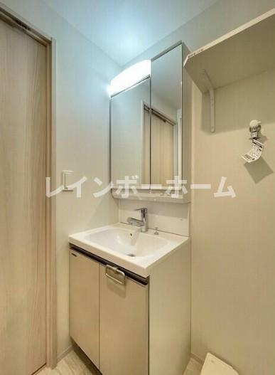 コンフォリア・リヴ南砂町EASTの独立洗面台
