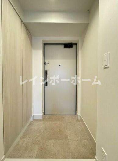コンフォリア・リヴ南砂町EASTの玄関