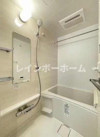 コンフォリア・リヴ南砂町EASTの浴室