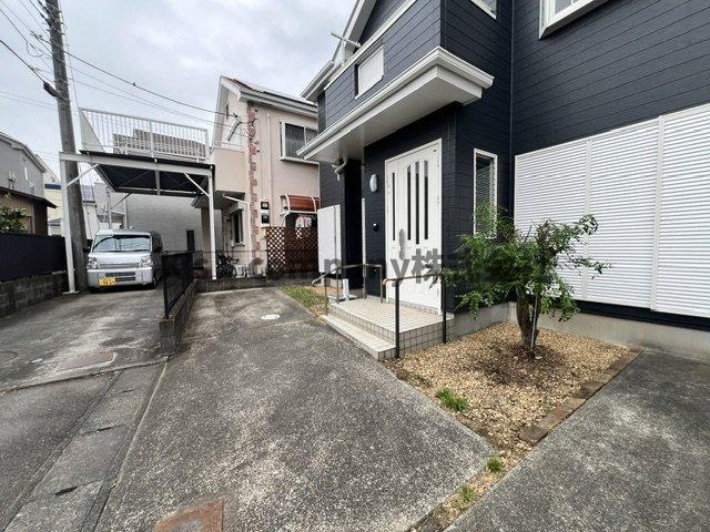 ●高座郡寒川町小谷2丁目　中古戸建の外観|自転車やバイク置場におすすめ♪