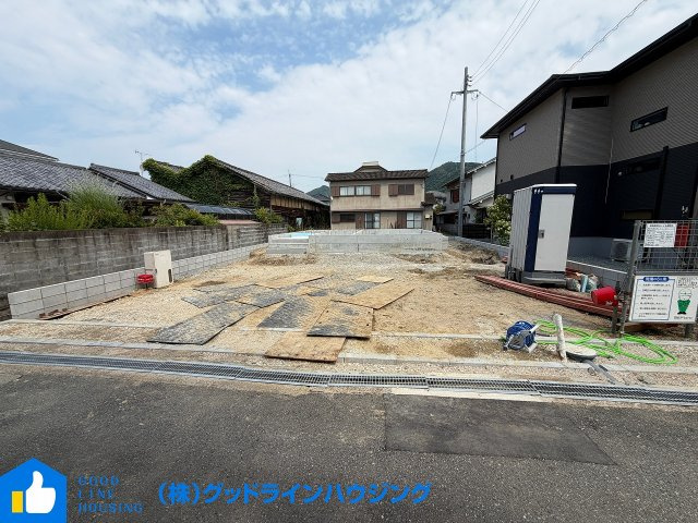 クレイドルガーデン西脇第12の前面道路含む現地写真