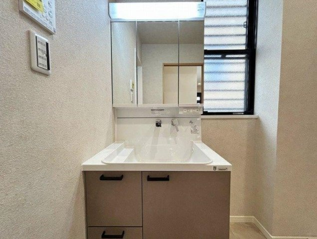 塩屋台２丁目　中古戸建の洗面所