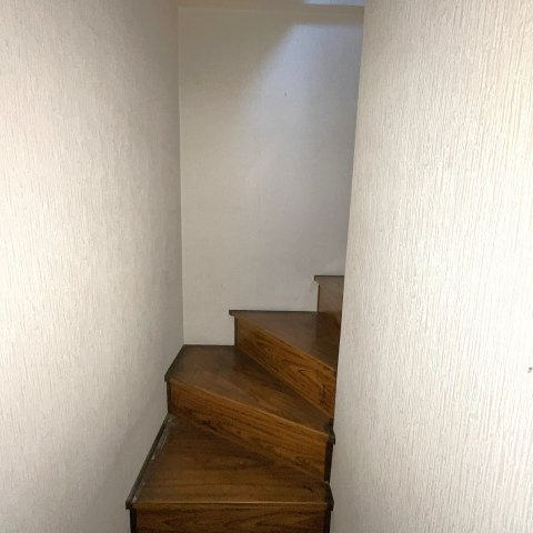 中戸　テラスハウスのその他|階段