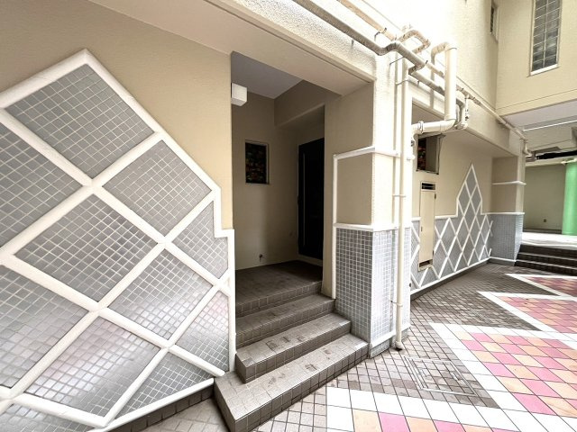 レスポワール上福岡IIの玄関