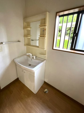中古戸建の独立洗面台