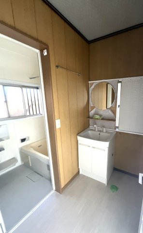中古戸建の独立洗面台