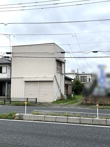 中古戸建の前面道路含む現地写真