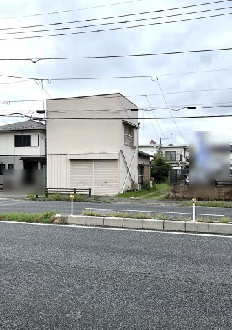 中古戸建の前面道路含む現地写真