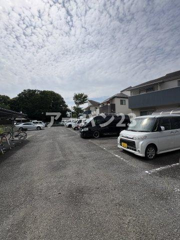 北町マンションK-0の駐車場