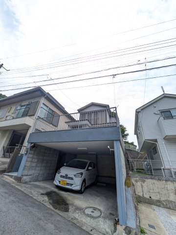 本町田戸建の駐車場