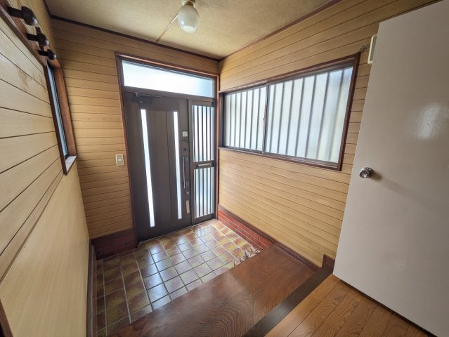 本町田戸建の玄関
