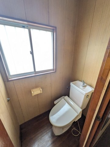 本町田戸建のトイレ