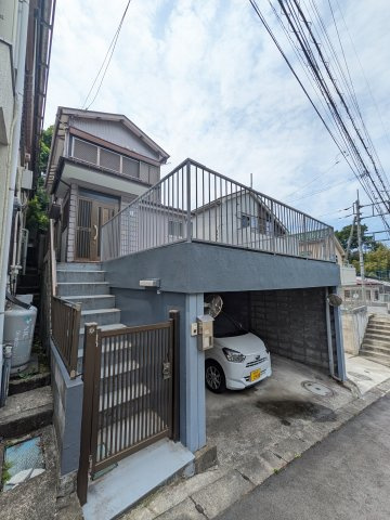 本町田戸建のエントランス