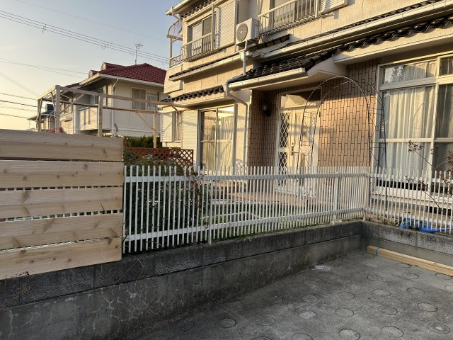 三木市志染町青山1丁目のエントランス