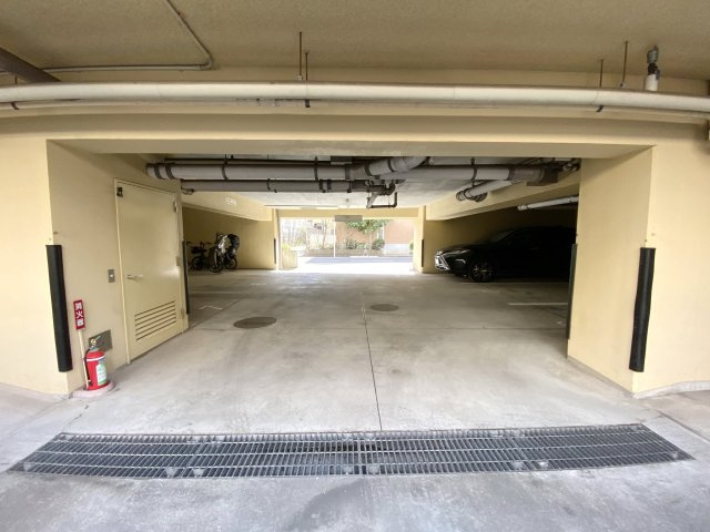 ヴェスタ　上大岡の駐車場