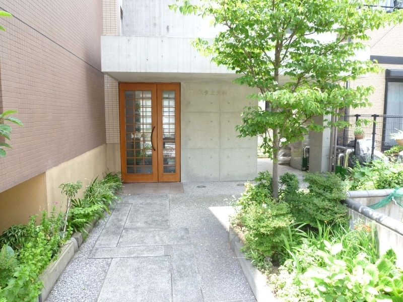 ヴェスタ　上大岡のエントランス