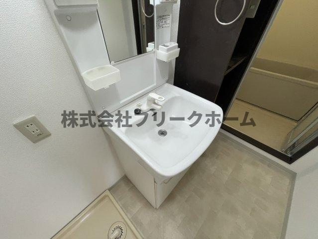 三鷹市井口３丁目の賃貸マンションの洗面所