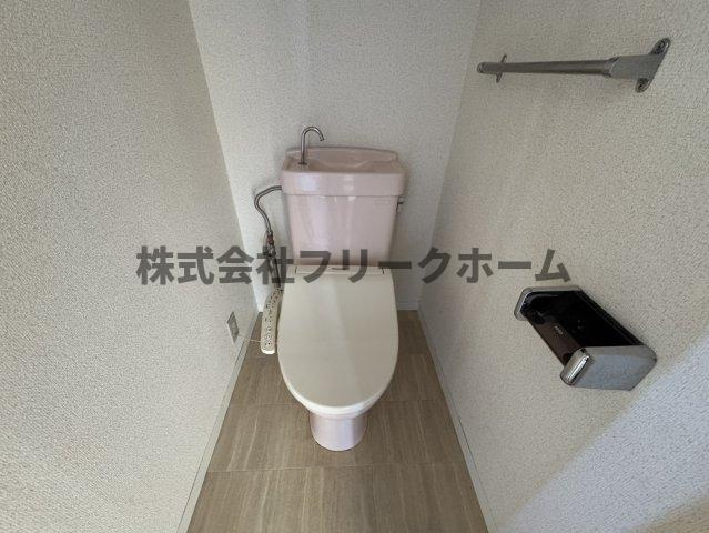 三鷹市井口３丁目の賃貸マンションのトイレ