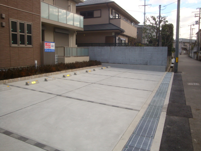 コスモス野上の駐車場
