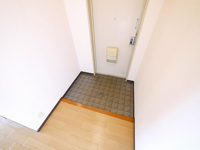 タラ生駒の玄関|落ち着いた玄関です