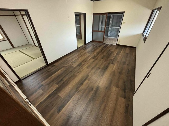 西大池1丁目戸建の居間・リビング