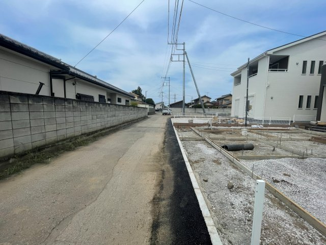 新築戸建・新築建売　伊勢崎市茂呂町2丁目　茂呂小学校・第一中学校の前面道路含む現地写真