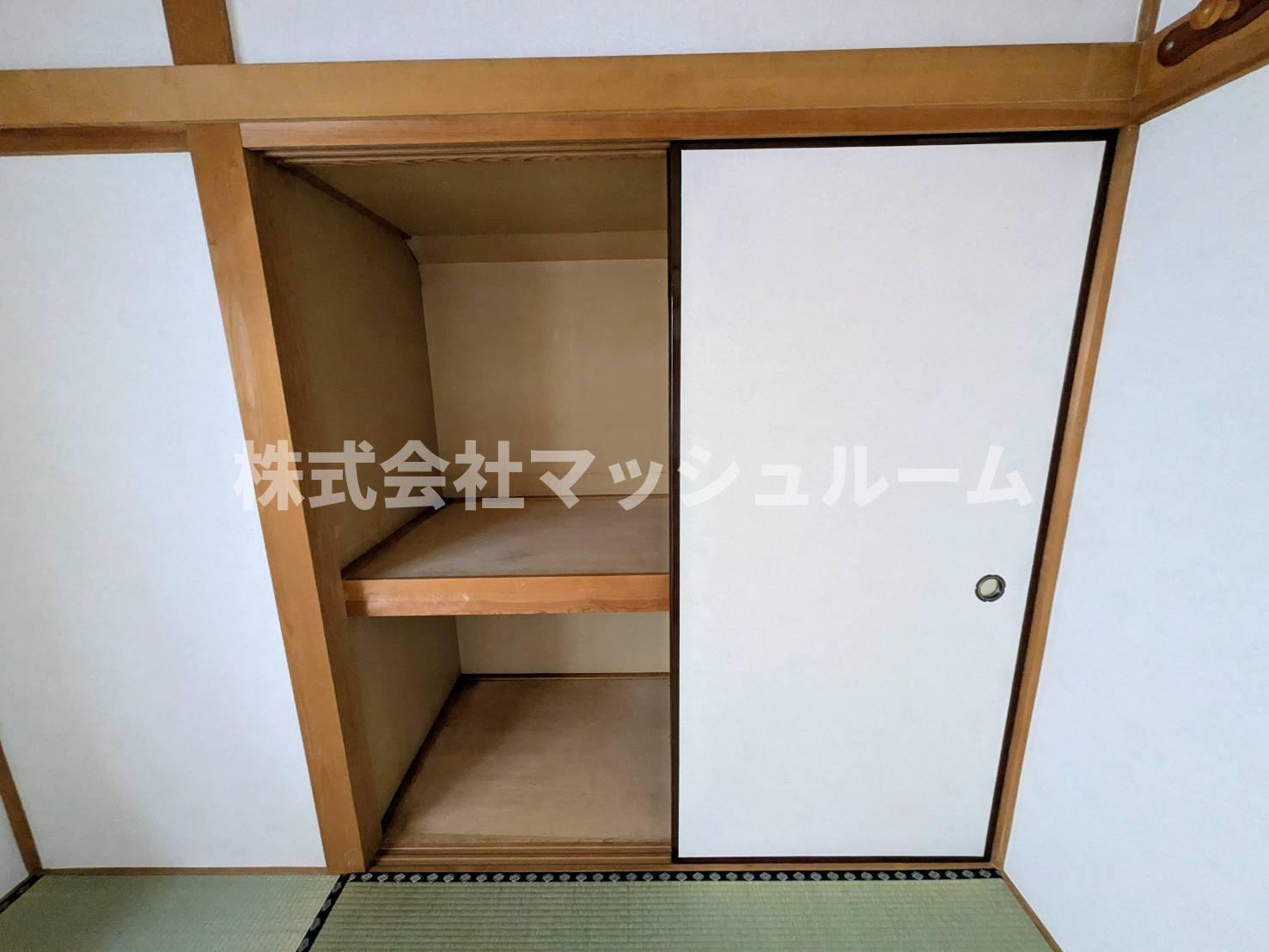 中野区大和町３丁目の一戸建ての収納|洗面台交換・床・壁張替え