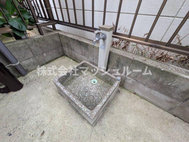 中野区大和町３丁目の一戸建てのエントランス