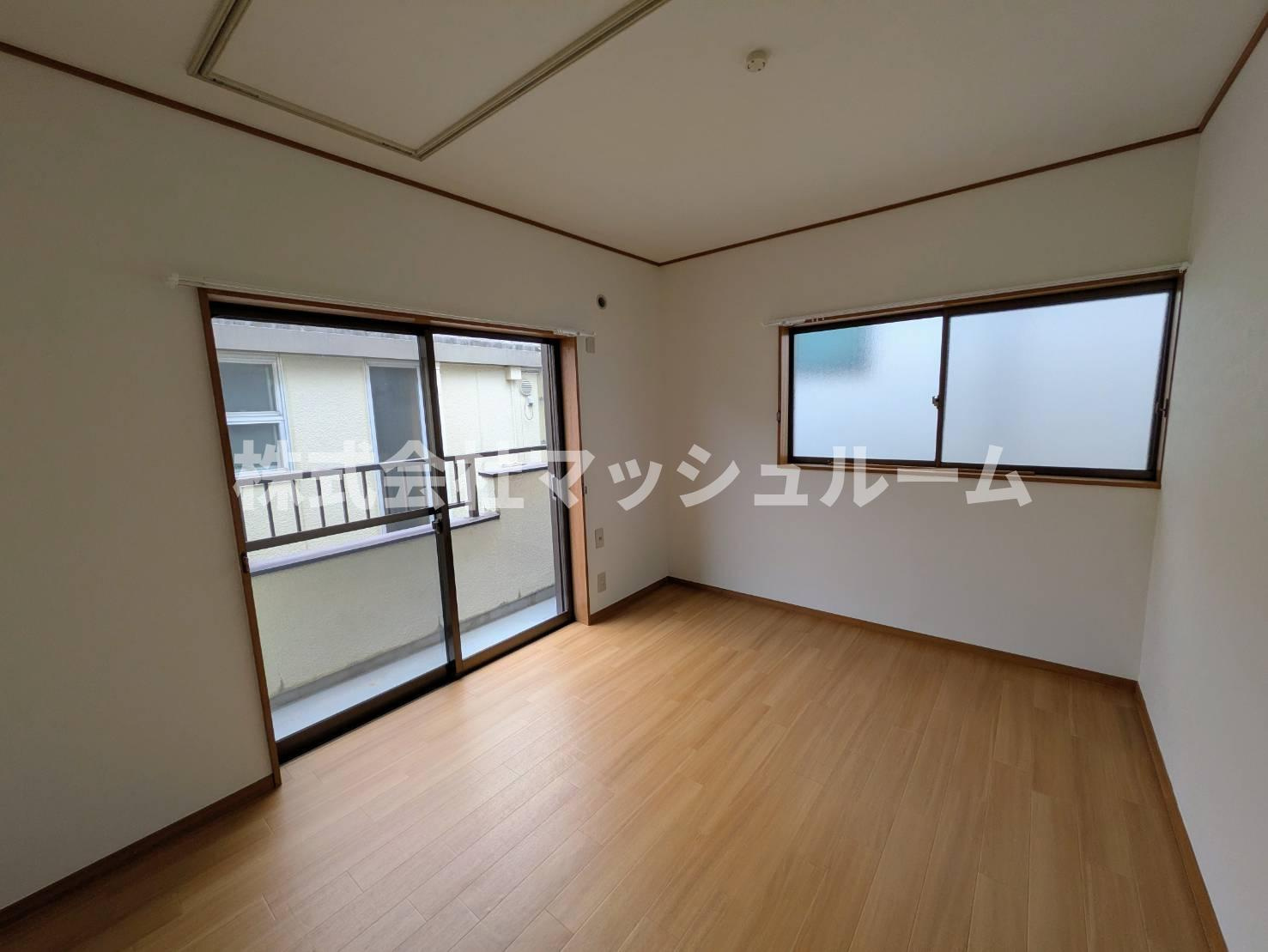 中野区大和町３丁目の一戸建ての居間・リビング
